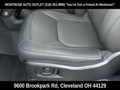 New 2025 Land Rover Defender 90 S image 26