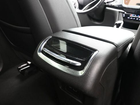 Used 2023 Cadillac XT6 Premium Luxury image 16