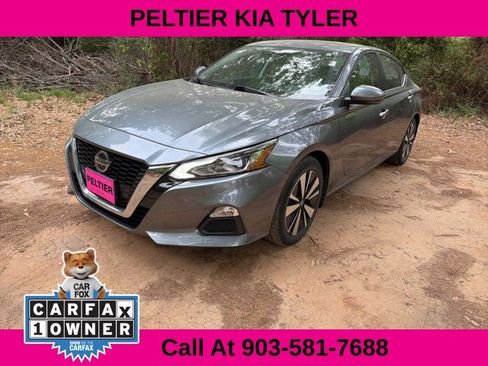 Used 2021 Nissan Altima 2.5 SV w/ SV Premium Package image 3