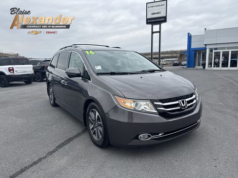 Used 2016 Honda Odyssey Touring image 1