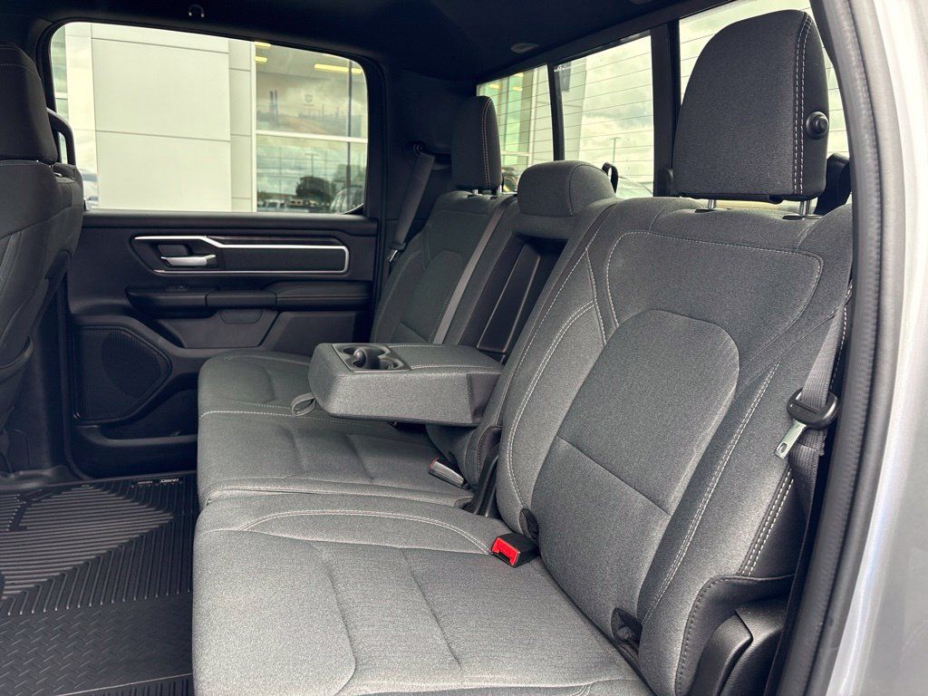 Used 2022 RAM 1500 Big Horn AWD/4WD image 18