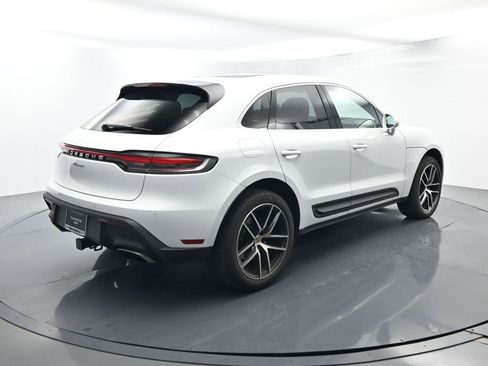 Certified 2024 Porsche Macan image 15