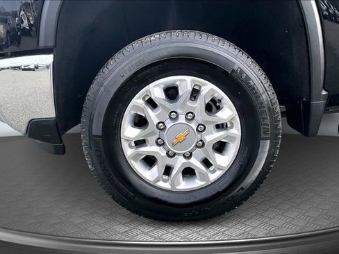 Used 2024 Chevrolet Silverado 2500 LTZ w/ LTZ Premium Package image 33
