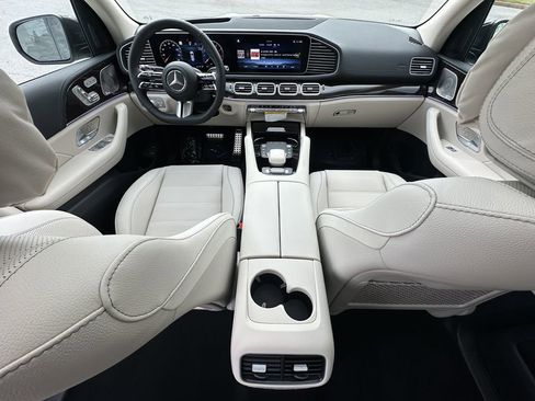 New 2026 Mercedes-Benz GLS 450 4MATIC image 28