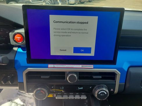 Used 2025 Toyota Tacoma TRD Off-Road w/ TRD Off Road Upgrade Package image 26