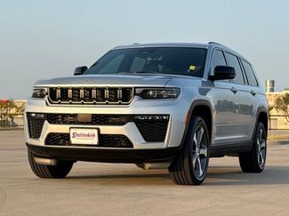Used 2026 Jeep Grand Cherokee L Limited AWD/4WD video 3