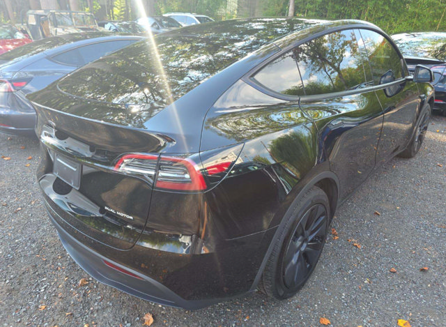 Used 2024 Tesla Model Y Long Range AWD/4WD image 2