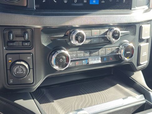 Used 2025 Ford F350 Platinum w/ Tremor Off-Road Package image 18