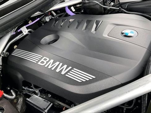 Used 2025 BMW X7 xDrive40i w/ Premium Package image 36