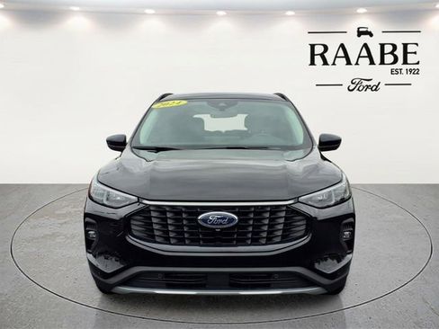 Used 2024 Ford Escape Platinum AWD/4WD image 2