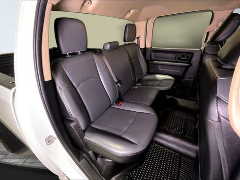 Used 2020 RAM 2500 Tradesman w/ Chrome Appearance Group image 24