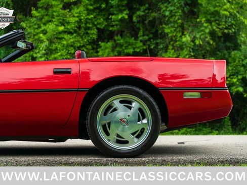 Used 1988 Chevrolet Corvette Convertible RWD image 32