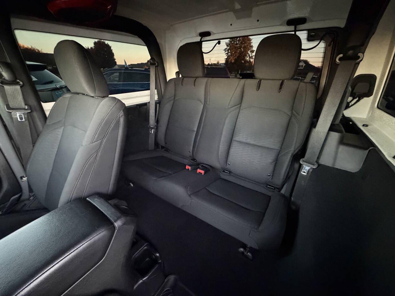 Used 2020 Jeep Wrangler Sport AWD/4WD image 29