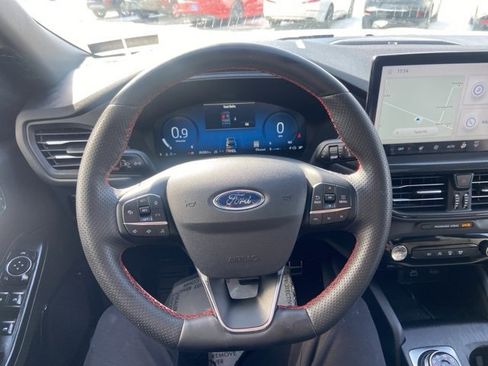 Used 2024 Ford Escape ST-Line Select w/ Tech Pack #2 image 11