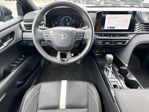 Used 2025 Toyota Camry SE FWD image 22