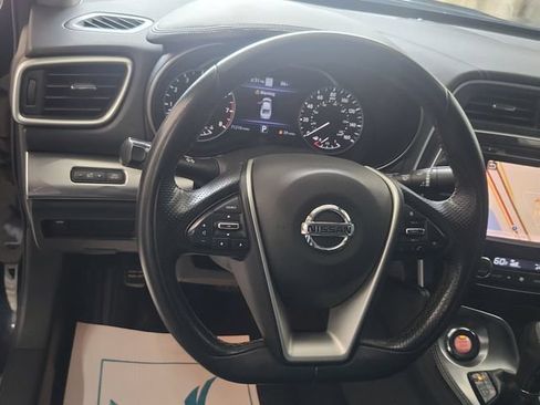 Used 2022 Nissan Maxima SV w/ Floor Mat Group FWD image 5