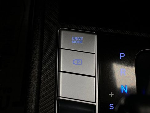 Certified 2025 Hyundai Elantra SEL image 26