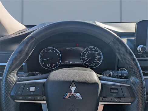 Used 2022 Mitsubishi Outlander ES image 27