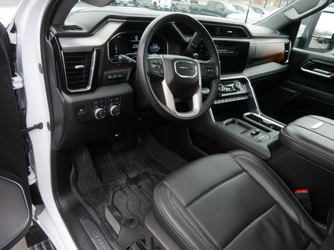 Certified 2025 GMC Sierra 3500 Denali w/ Technology Package image 14