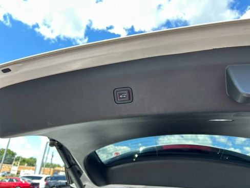 Used 2018 Buick Enclave Avenir AWD/4WD image 9