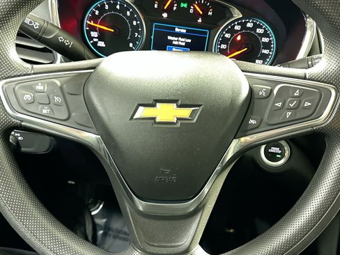 Used 2019 Chevrolet Equinox LT image 19