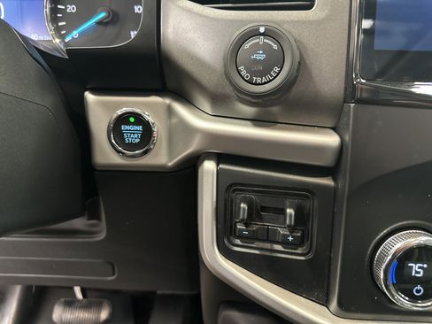 Used 2022 Ford Expedition XLT image 34