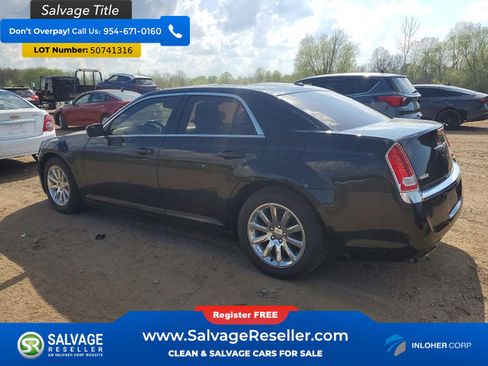 Used 2014 Chrysler 300 w/ Driver Convenience Group RWD image 3