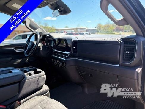 Used 2022 Chevrolet Silverado 1500 LT AWD/4WD image 27
