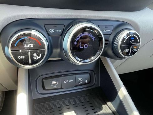 New 2025 Hyundai Venue Limited image 15