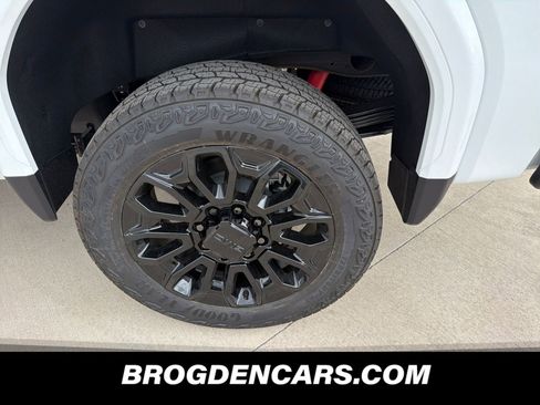New 2026 GMC Sierra 2500 Denali w/ Denali Reserve Package AWD/4WD image 10