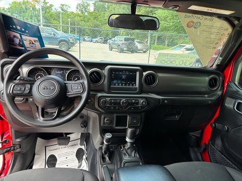 Used 2023 Jeep Gladiator Sport AWD/4WD image 7