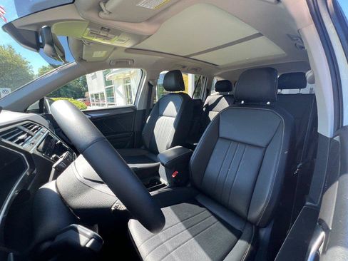 Certified 2022 Volkswagen Tiguan SE AWD/4WD image 13
