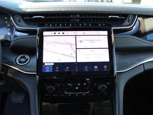 Used 2022 Jeep Grand Cherokee Limited 4xe w/ Luxury Tech Group II image 18