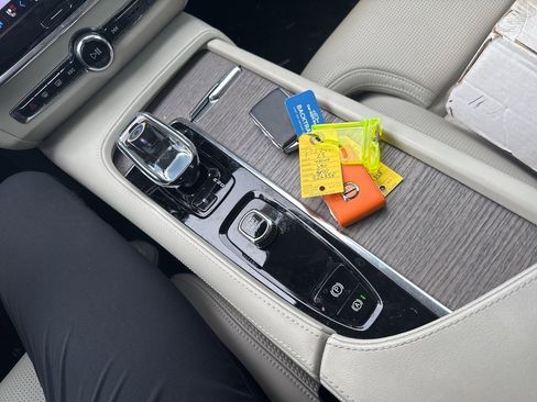 Used 2023 Volvo S90 B6 Ultimate image 27