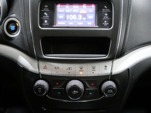 Used 2020 Dodge Journey SE w/ SE Popular Equipment Group image 19