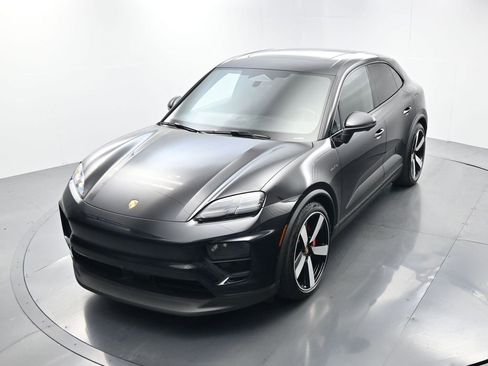 Certified 2025 Porsche Macan 4S Electric image 35