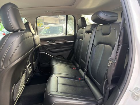 Used 2023 Jeep Grand Cherokee 4WD 4xe image 16