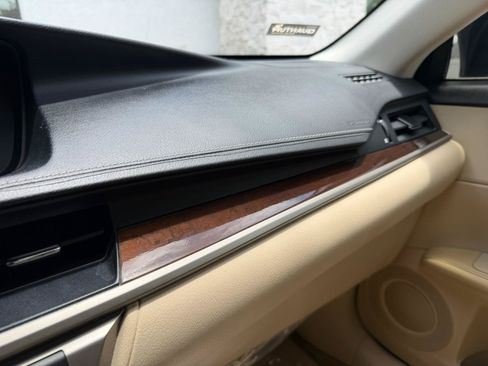 Used 2014 Lexus ES 350 w/ Premium Package FWD image 39
