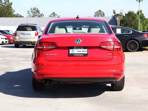 Used 2015 Volkswagen Jetta TDI SE FWD image 6
