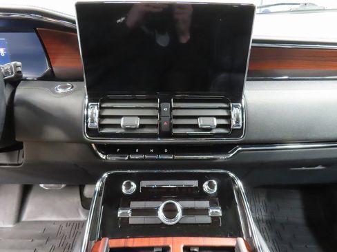 Used 2023 Lincoln Navigator L Reserve w/ Equipment Group 201A image 15