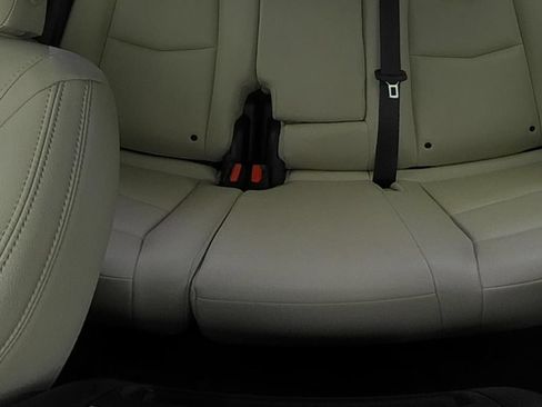 Used 2017 Cadillac XT5 FWD image 13