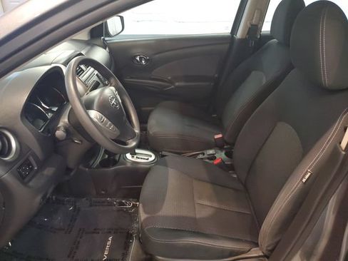 Used 2016 Nissan Versa SV w/ SV Tech Package FWD image 10