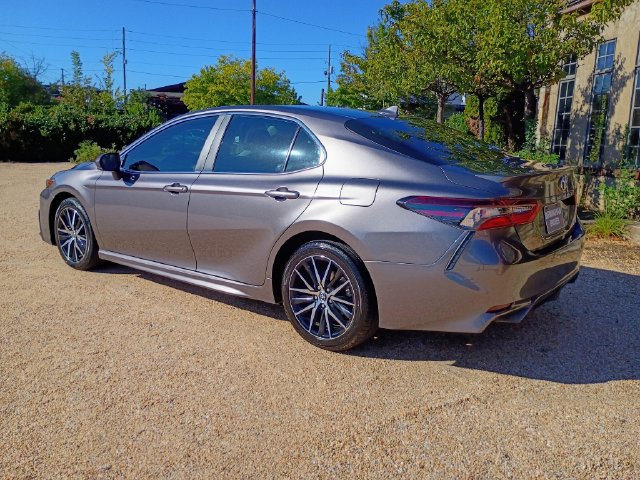 Used 2023 Toyota Camry SE w/ Convenience Package FWD image 7