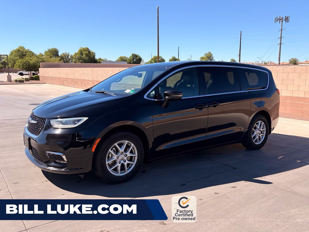 Certified 2025 Chrysler Pacifica Select FWD image 1