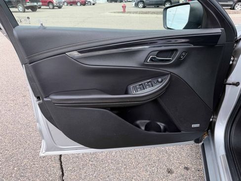 Used 2018 Chevrolet Impala Premier FWD image 22