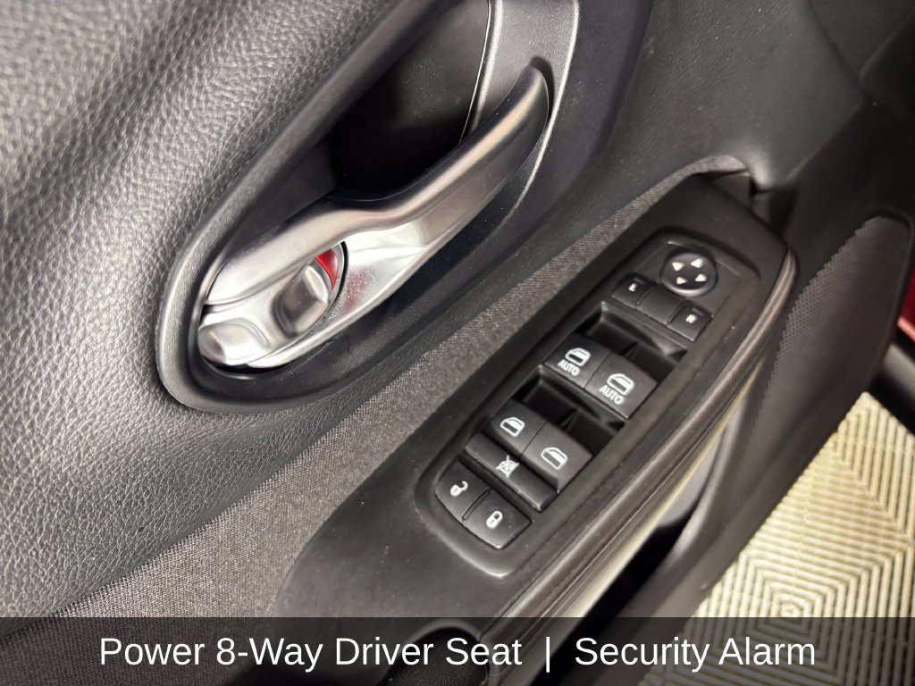 Used 2015 Jeep Cherokee Latitude w/ Comfort/Convenience Group AWD/4WD image 15