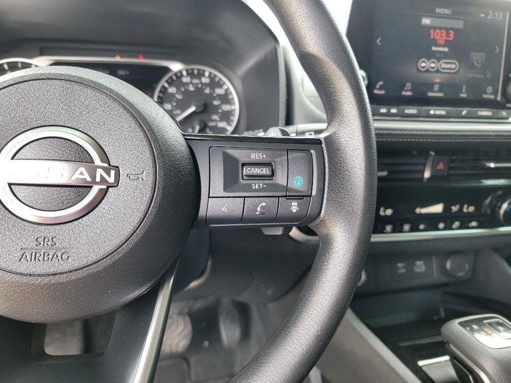 Used 2022 Nissan Rogue SV AWD/4WD image 14