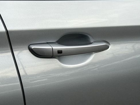 Used 2018 Hyundai Kona SEL image 7