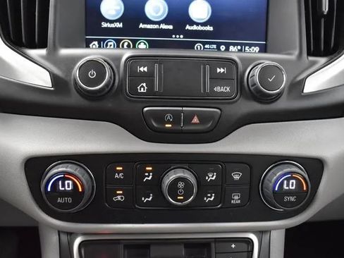 Used 2023 GMC Terrain SLT FWD image 34
