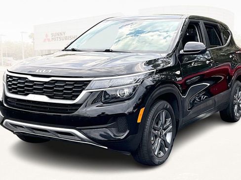 Used 2022 Kia Seltos LX image 1